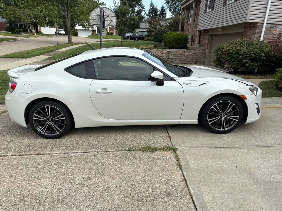 2014 Scion FR-S - Image 3 of 17