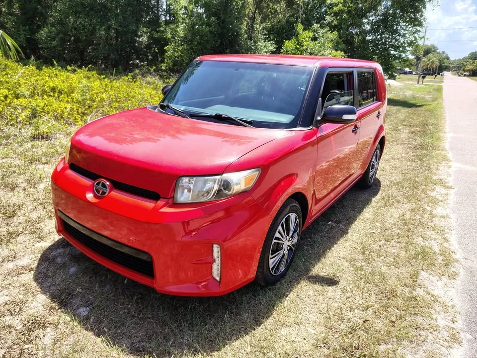 2014 Scion xB - Image 10 of 11