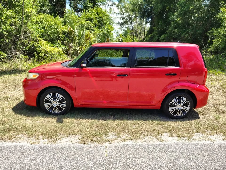 2014 Scion xB - Image 8 of 11