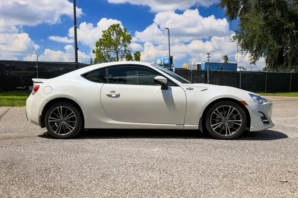 2014 Scion FR-S - Image 4 of 13