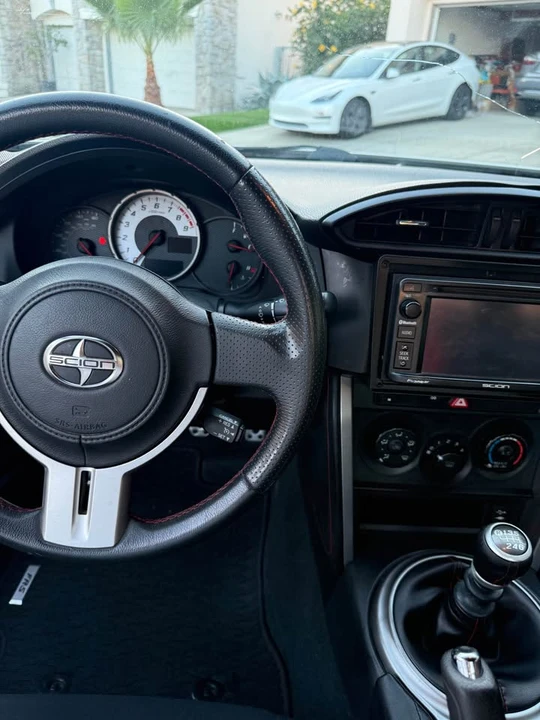 2014 Scion FR-S - Image 10 of 13