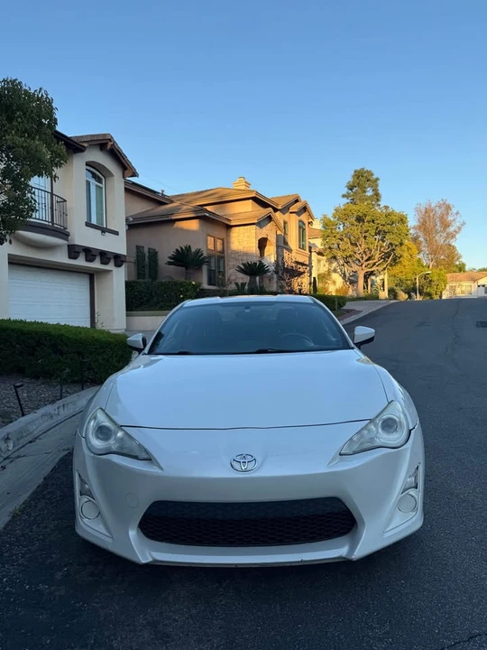 2014 Scion FR-S - Image 2 of 13