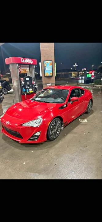 2014 Scion FR-S - Image 2 of 8