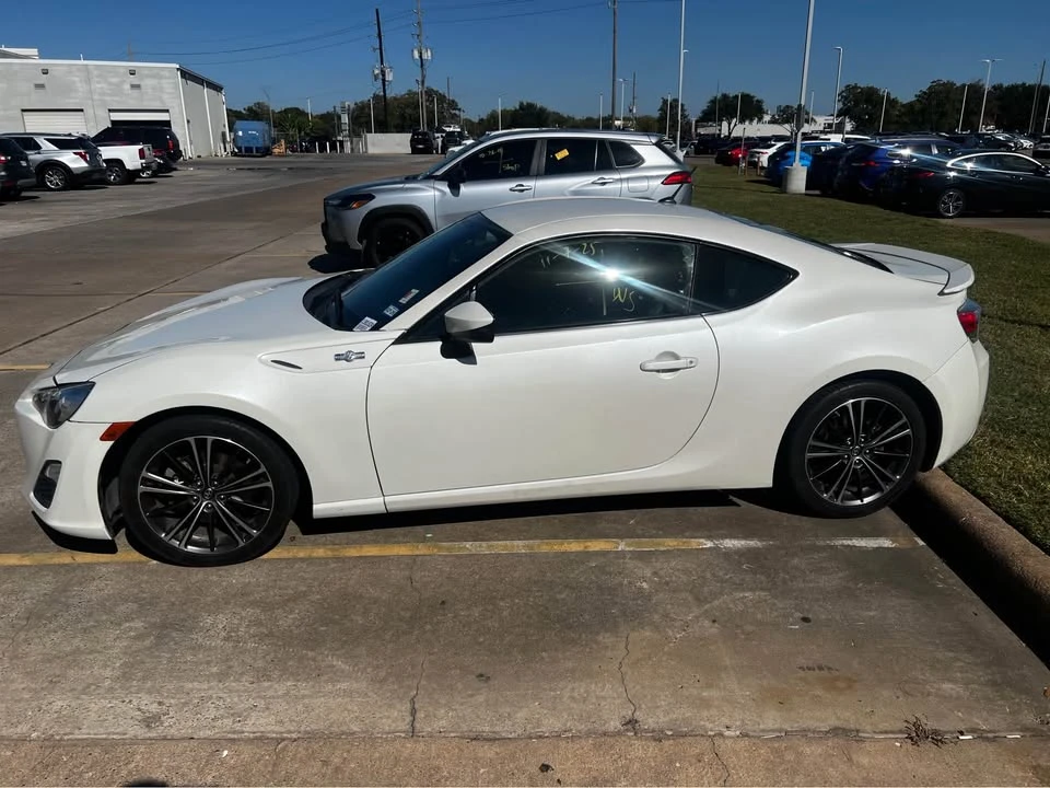 2014 Scion FR-S - Image 4 of 13