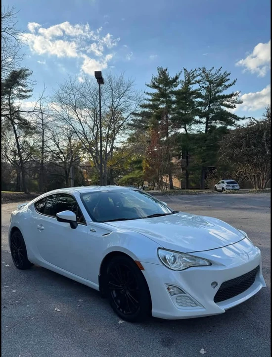 2014 Scion FR-S - Image 2 of 18