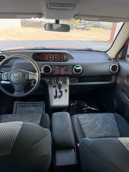 2014 Scion xB - Image 10 of 13