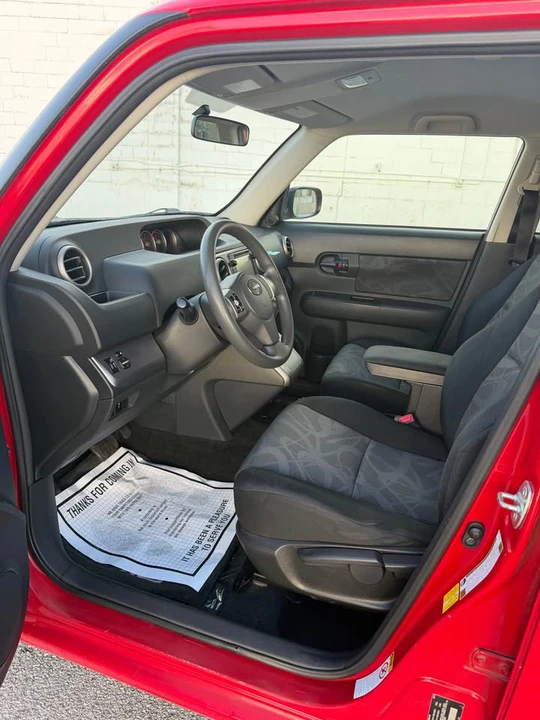 2014 Scion xB - Image 6 of 13