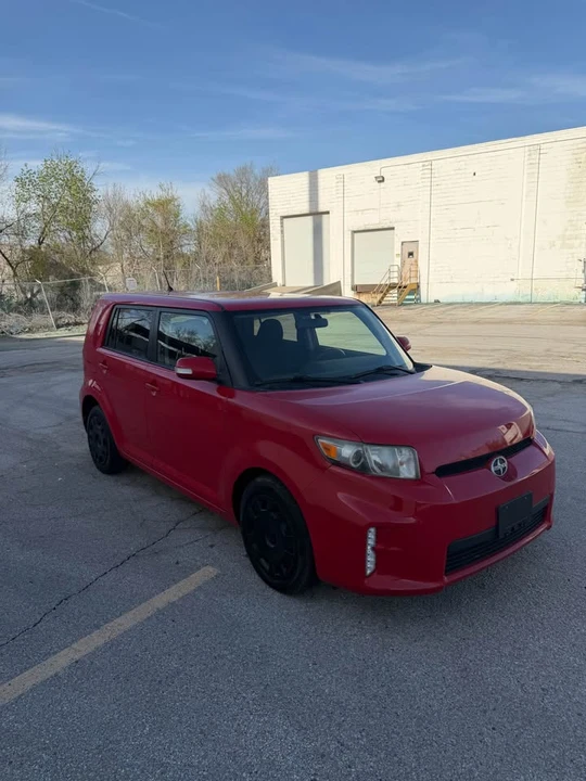 2014 Scion xB - Image 2 of 13
