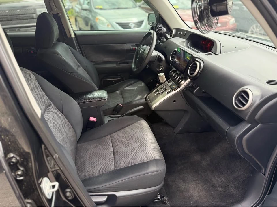 2014 Scion xD - Image 16 of 19