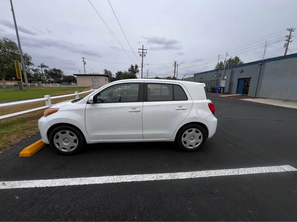 2014 Scion xD - Image 4 of 7