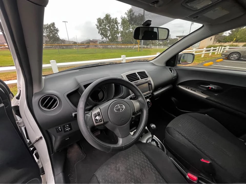 2014 Scion xD - Image 5 of 7