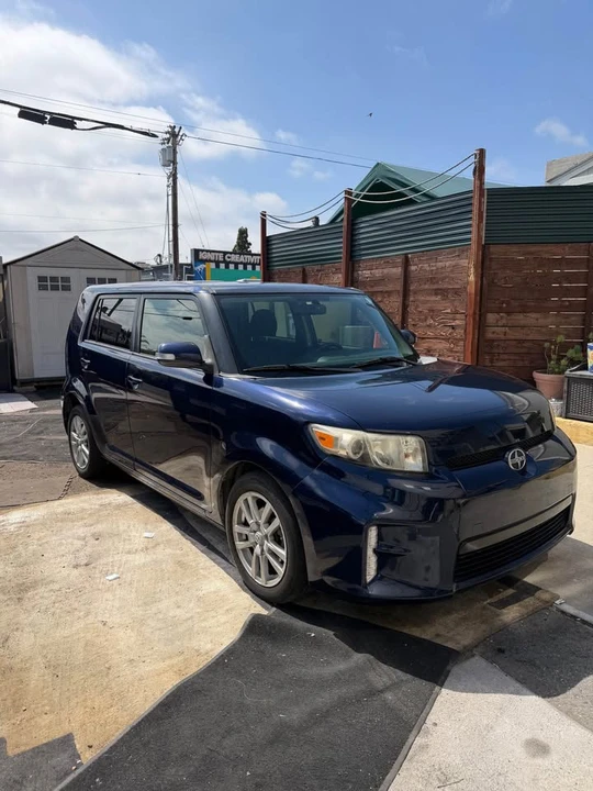 2014 Scion xB - Image 2 of 19