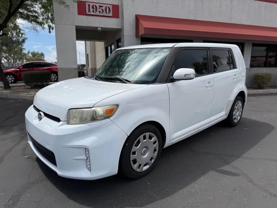 2014 Scion xB - Image 2 of 11