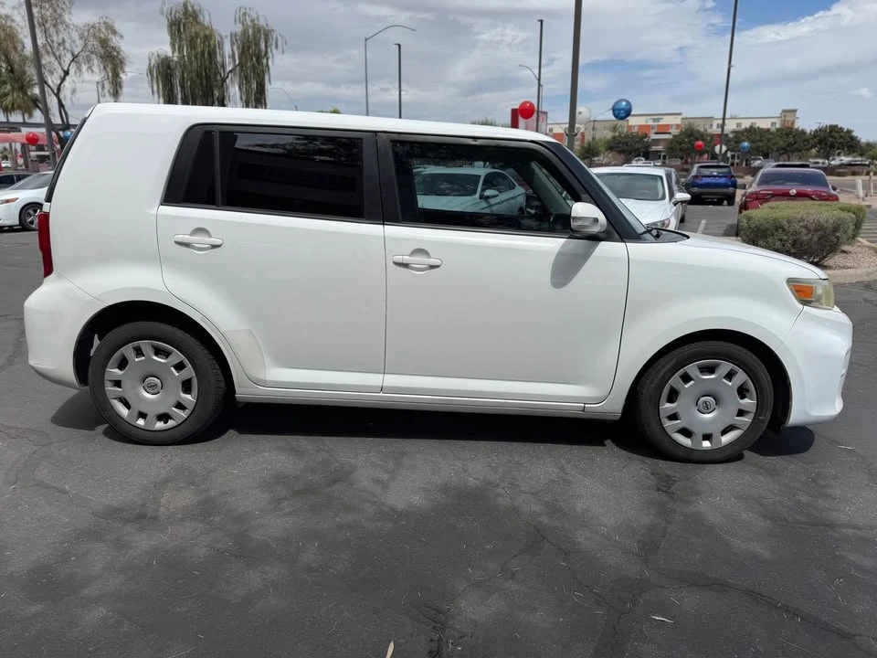 2014 Scion xB - Image 4 of 11