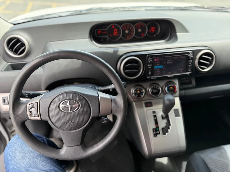 2014 Scion xB - Image 8 of 11