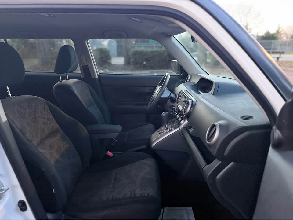 2014 Scion xB - Image 14 of 20