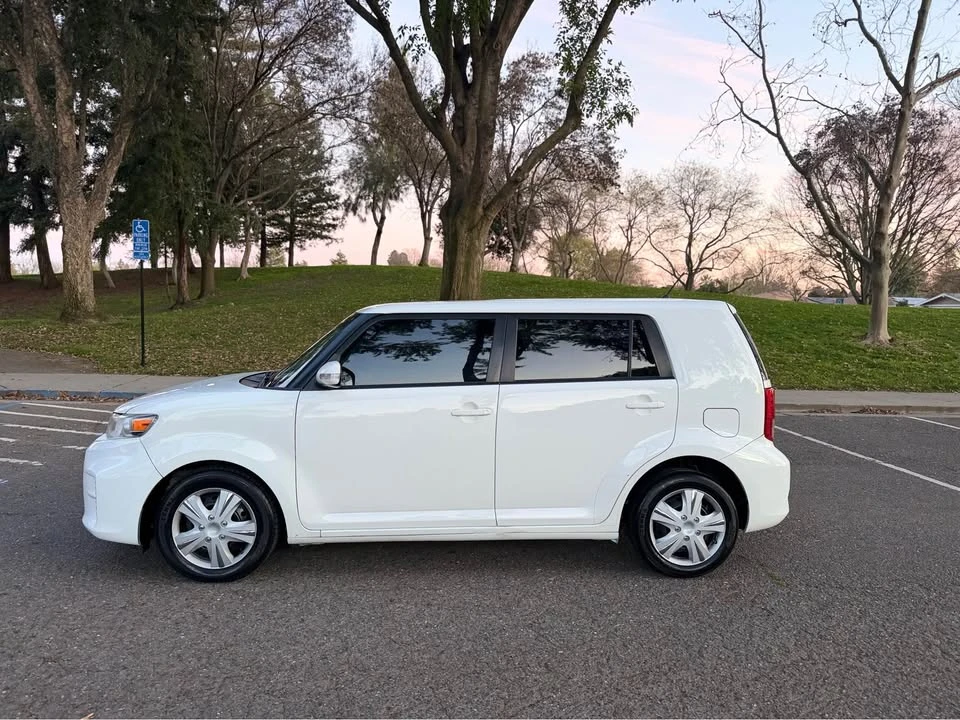 2014 Scion xB - Image 3 of 20