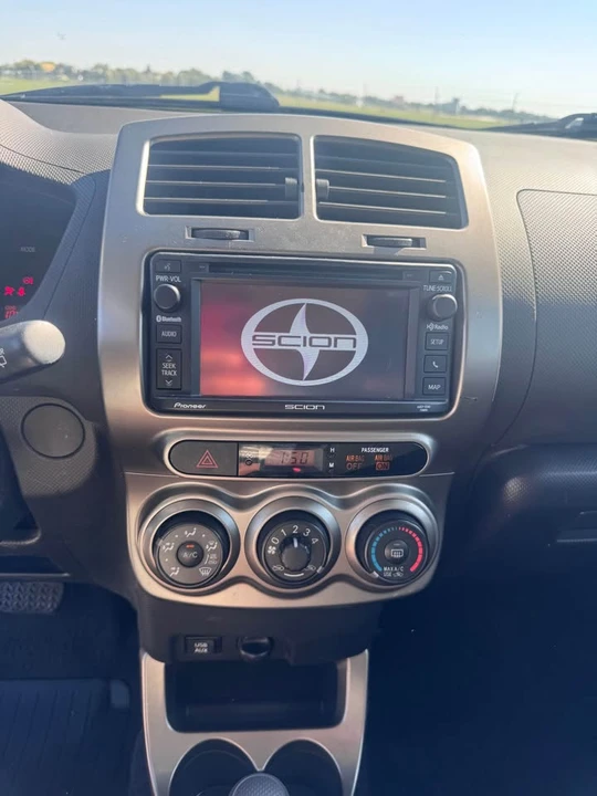 2014 Scion xD - Image 4 of 17