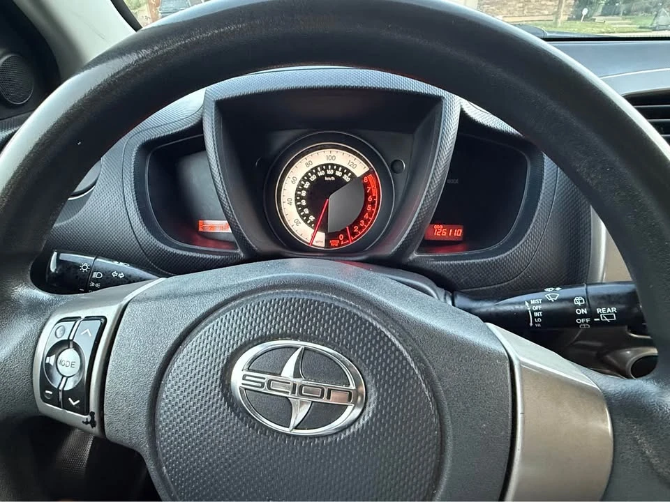 2014 Scion xD - Image 8 of 15