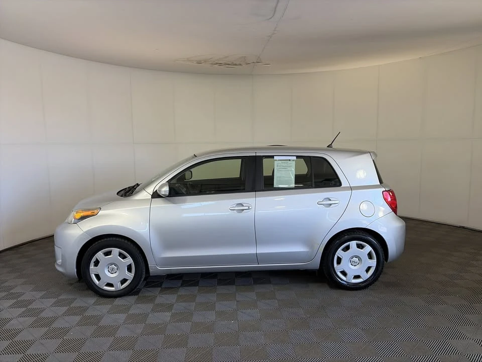 2014 Scion xD - Image 2 of 12