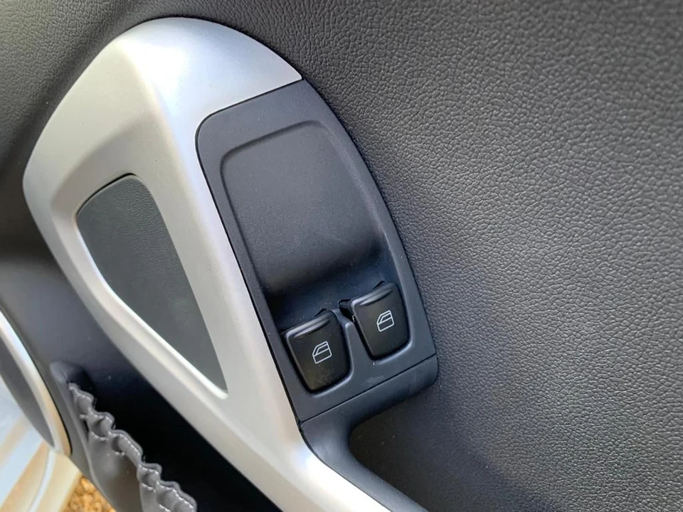 2014 Smart Fortwo 2nd Gen - Image 29 of 30