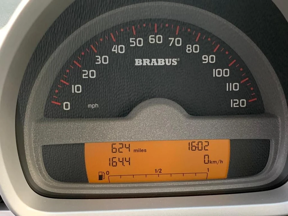2014 Smart Fortwo 2nd Gen - Image 25 of 30
