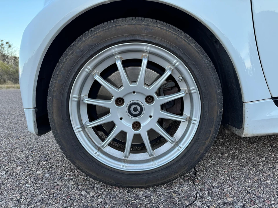 2014 Smart Fortwo 2nd Gen - Image 28 of 31