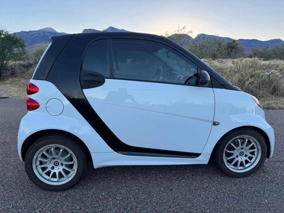 2014 Smart Fortwo 2nd Gen - Image 7 of 31