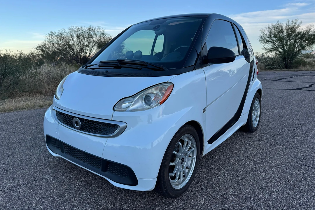2014 Smart Fortwo 2nd Gen - Image 2 of 31