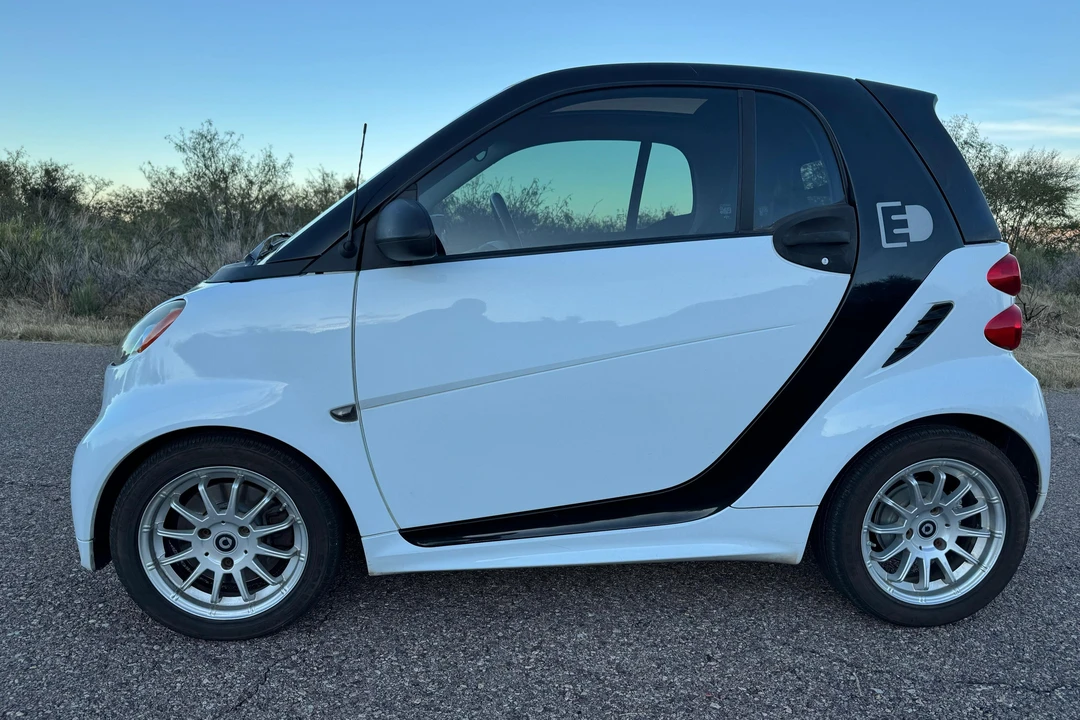 2014 Smart Fortwo 2nd Gen - Image 3 of 31
