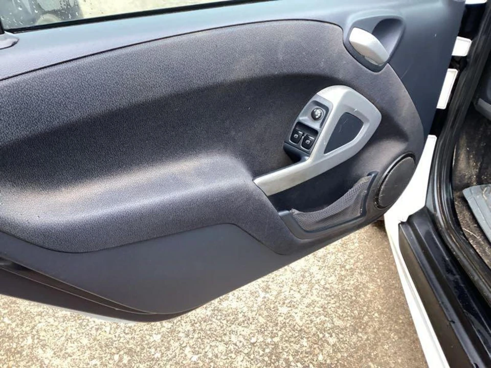 2014 Smart Fortwo - Image 10 of 11