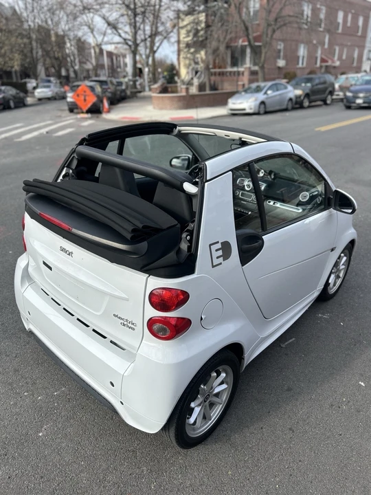 2014 Smart Fortwo - Image 11 of 18