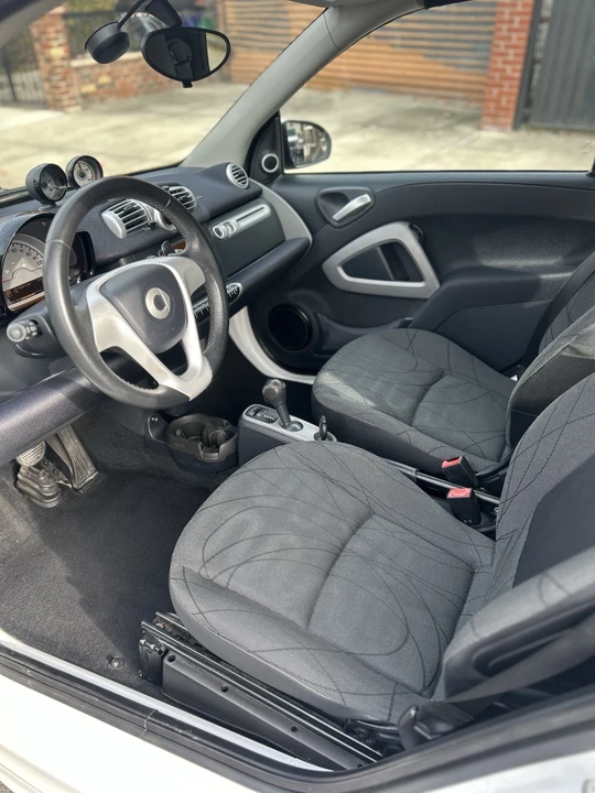 2014 Smart Fortwo - Image 15 of 18