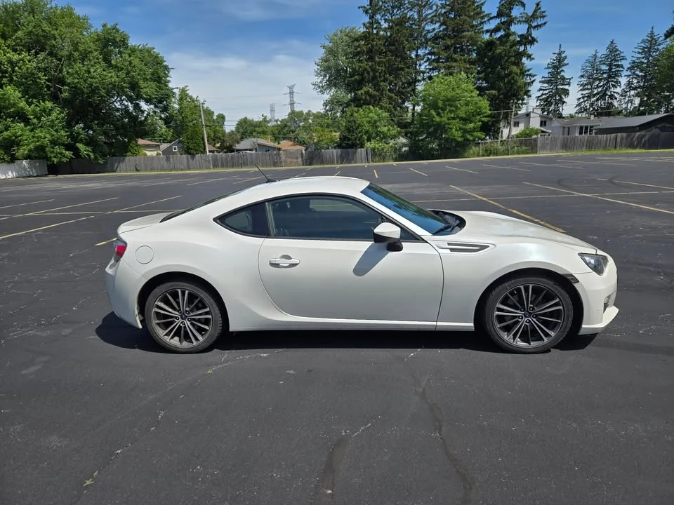 2014 Subaru BRZ 1st Gen - Image 2 of 9