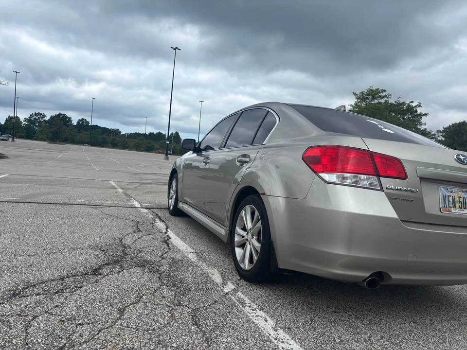 2014 Subaru Legacy 5th Gen - Image 8 of 10