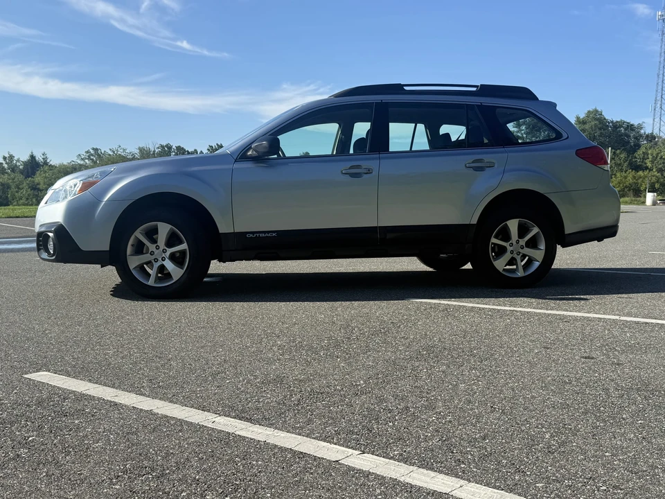 2014 Subaru Outback 4th Gen - Image 19 of 31