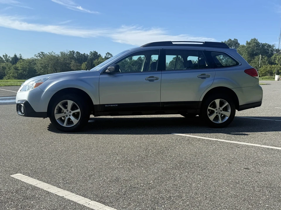 2014 Subaru Outback 4th Gen - Image 22 of 31