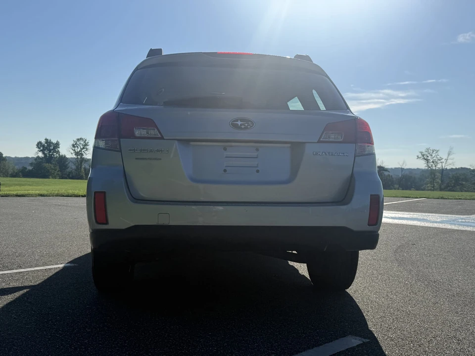 2014 Subaru Outback 4th Gen - Image 28 of 31