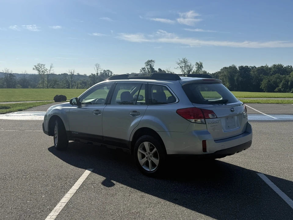 2014 Subaru Outback 4th Gen - Image 14 of 31