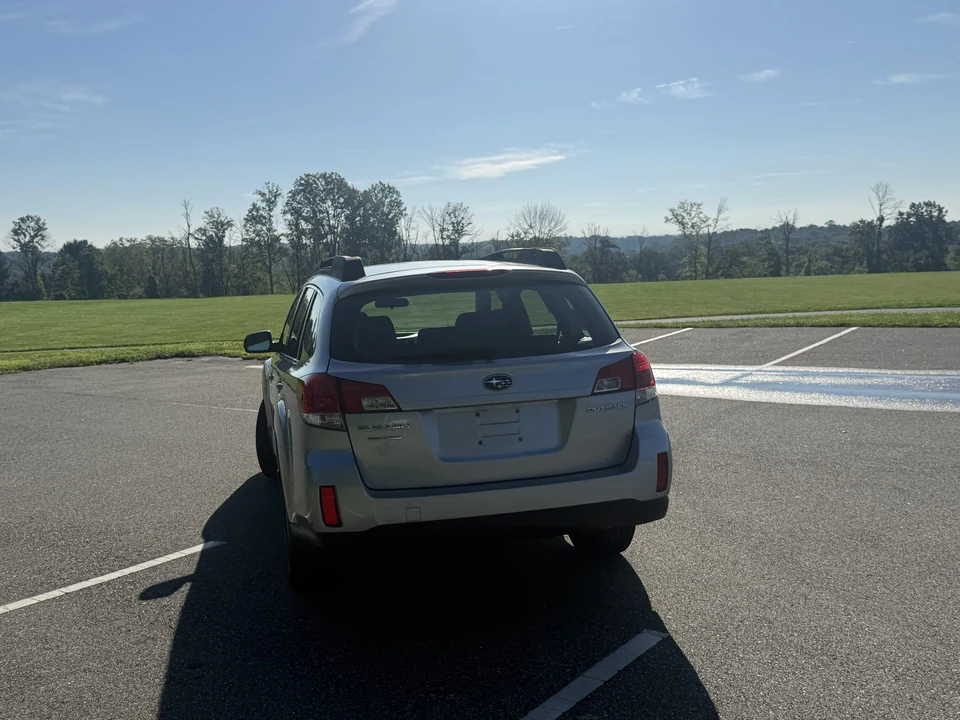 2014 Subaru Outback 4th Gen - Image 13 of 31