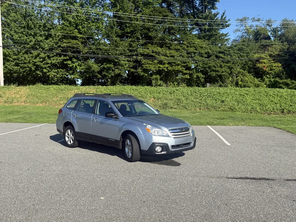 2014 Subaru Outback 4th Gen - Image 9 of 31