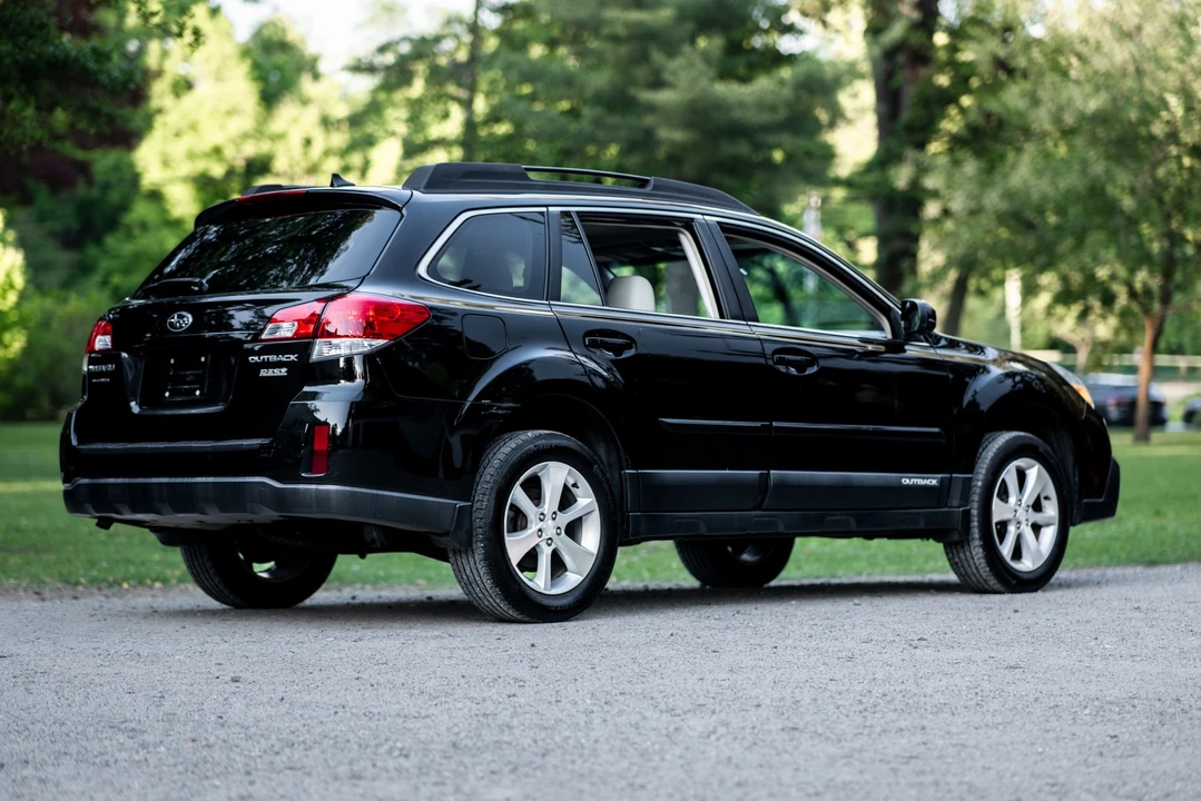 2014 Subaru Outback 4th Gen - Image 12 of 31