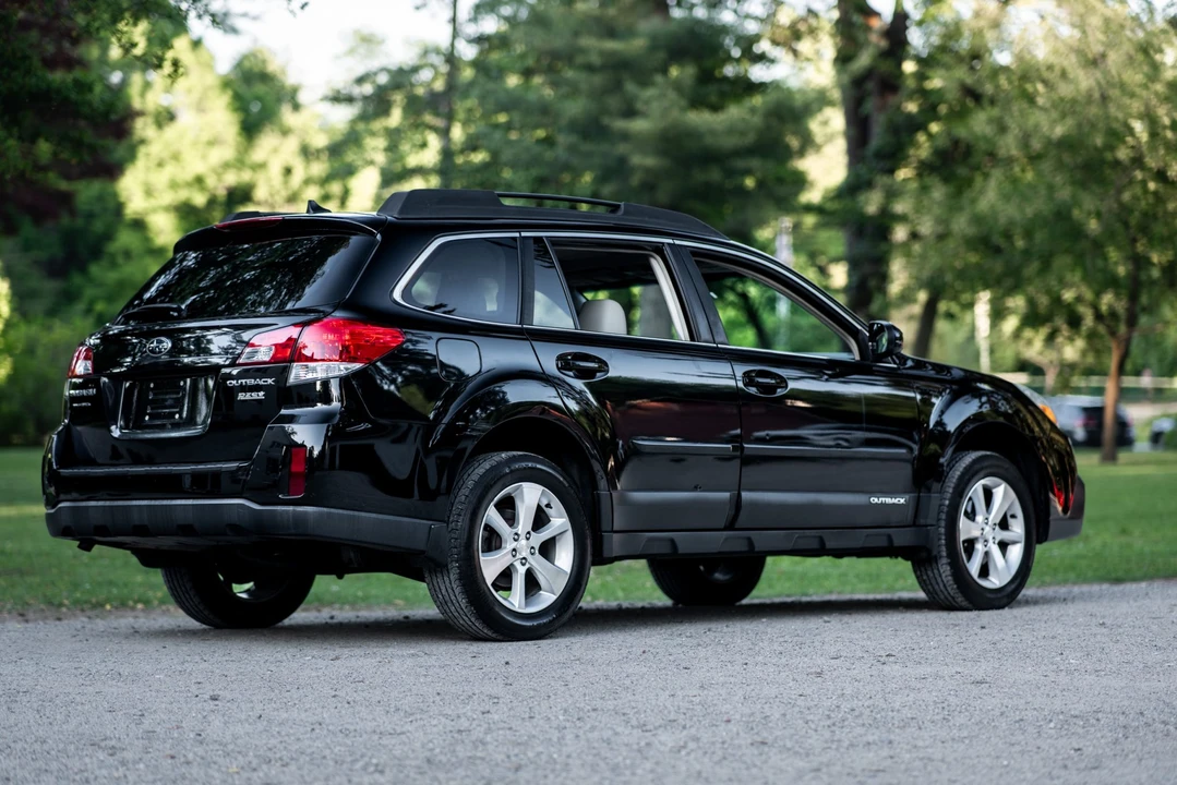 2014 Subaru Outback 4th Gen - Image 11 of 31