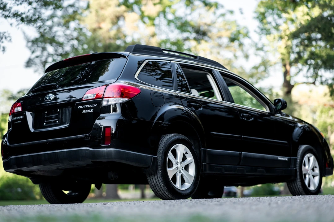 2014 Subaru Outback 4th Gen - Image 10 of 31