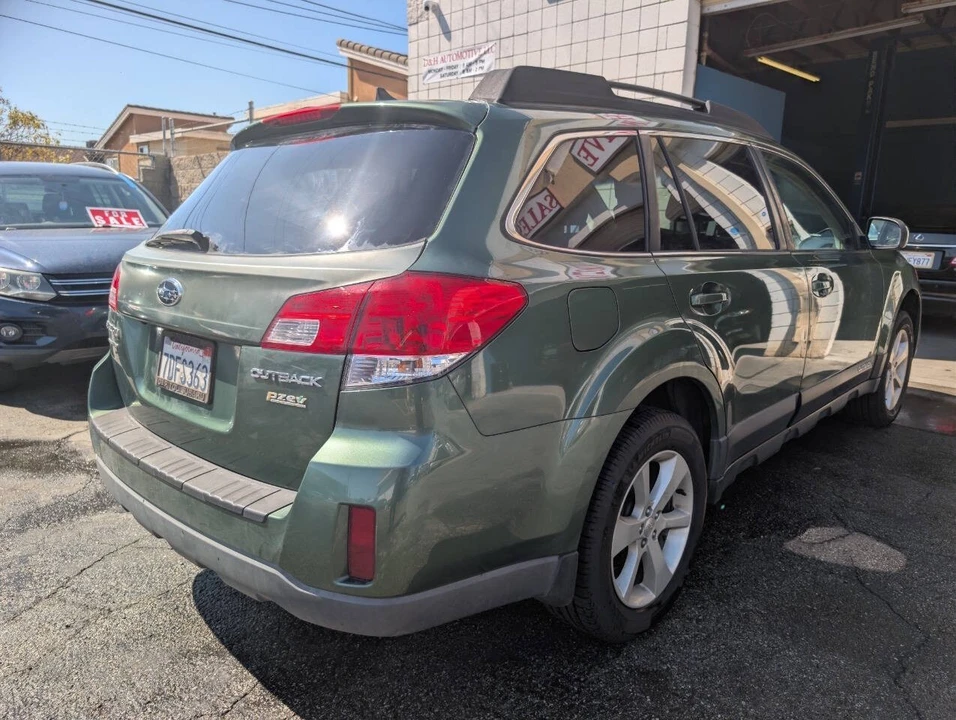 2014 Subaru Outback 4th Gen - Image 4 of 12