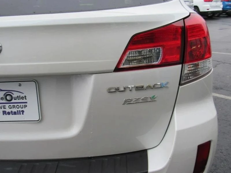 2014 Subaru Outback 4th Gen - Image 8 of 12