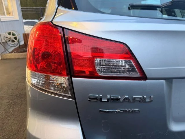 2014 Subaru Outback 4th Gen - Image 11 of 31
