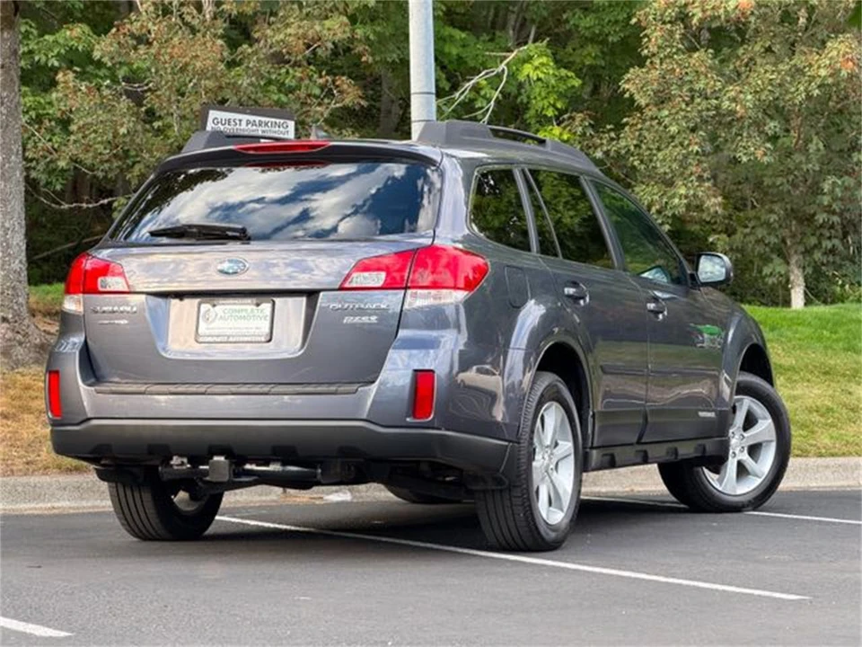 2014 Subaru Outback 4th Gen - Image 2 of 31