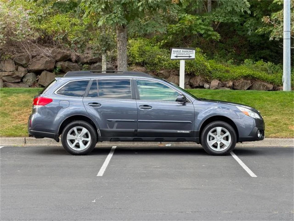 2014 Subaru Outback 4th Gen - Image 7 of 31
