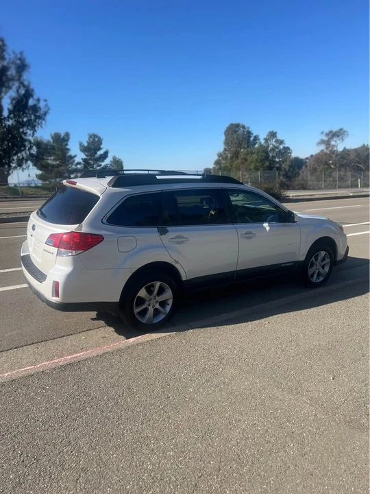 2014 Subaru Outback 4th Gen - Image 2 of 20